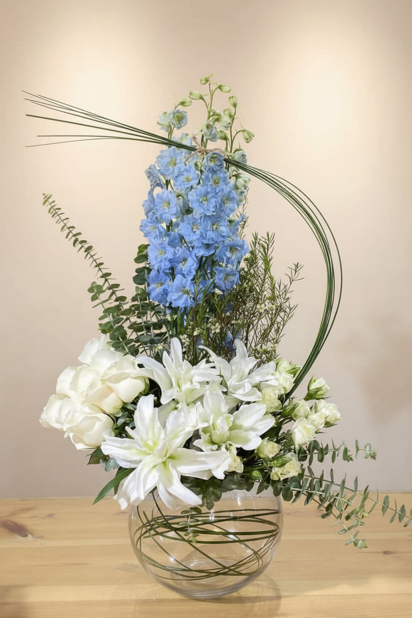 Elegance flower mix on floating vase