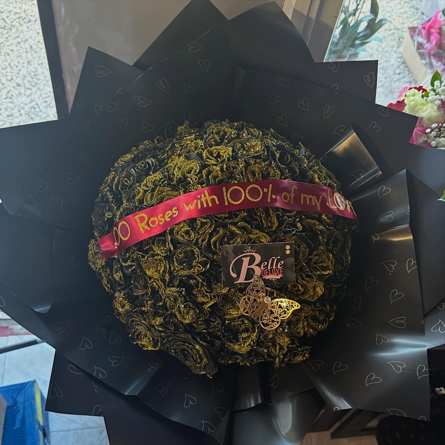100 BLACK ROSES WITH GLITTER
