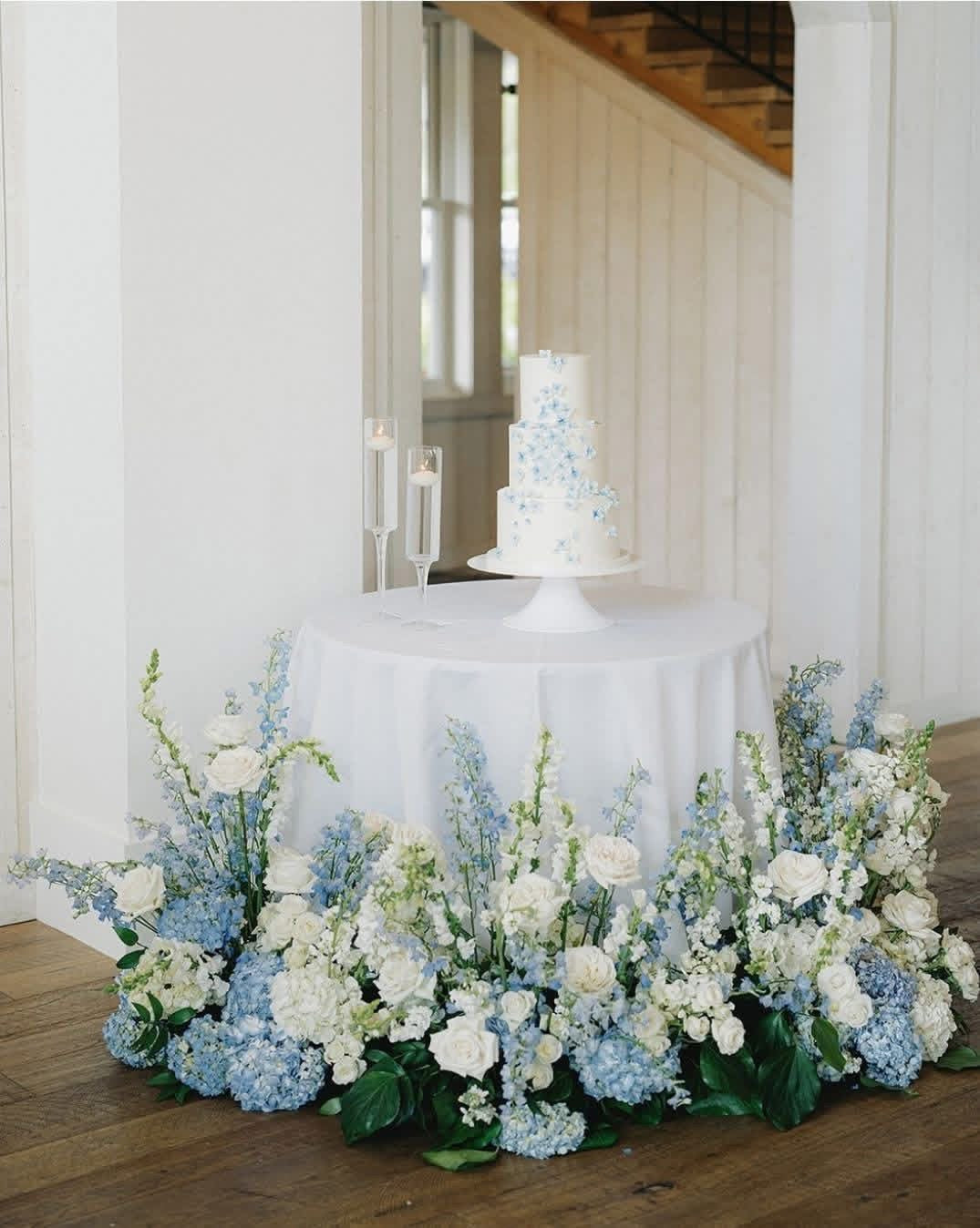 Cake Blue Flowers - Wedding