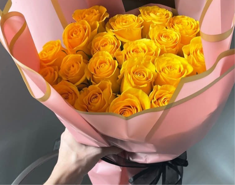 Yellow wrap roses