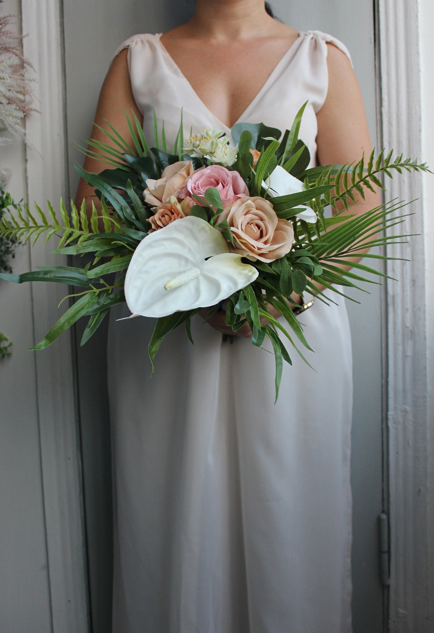 Bride bouquet and Braidsmaid bouquet
